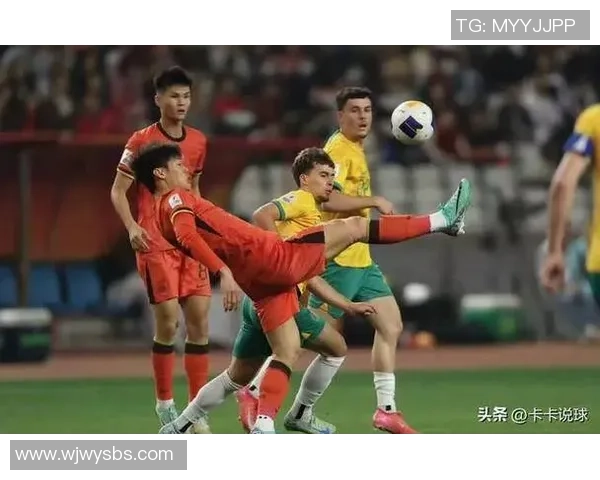 逐渐被遗忘的足球传奇人物与他们的辉煌岁月回顾